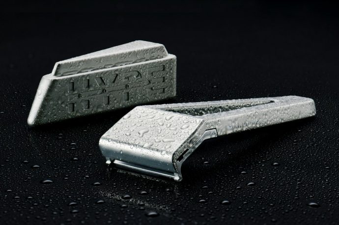 This aerospace aluminum single-edge razor’s sleek design draws inspiration from Ferrari’s racecars