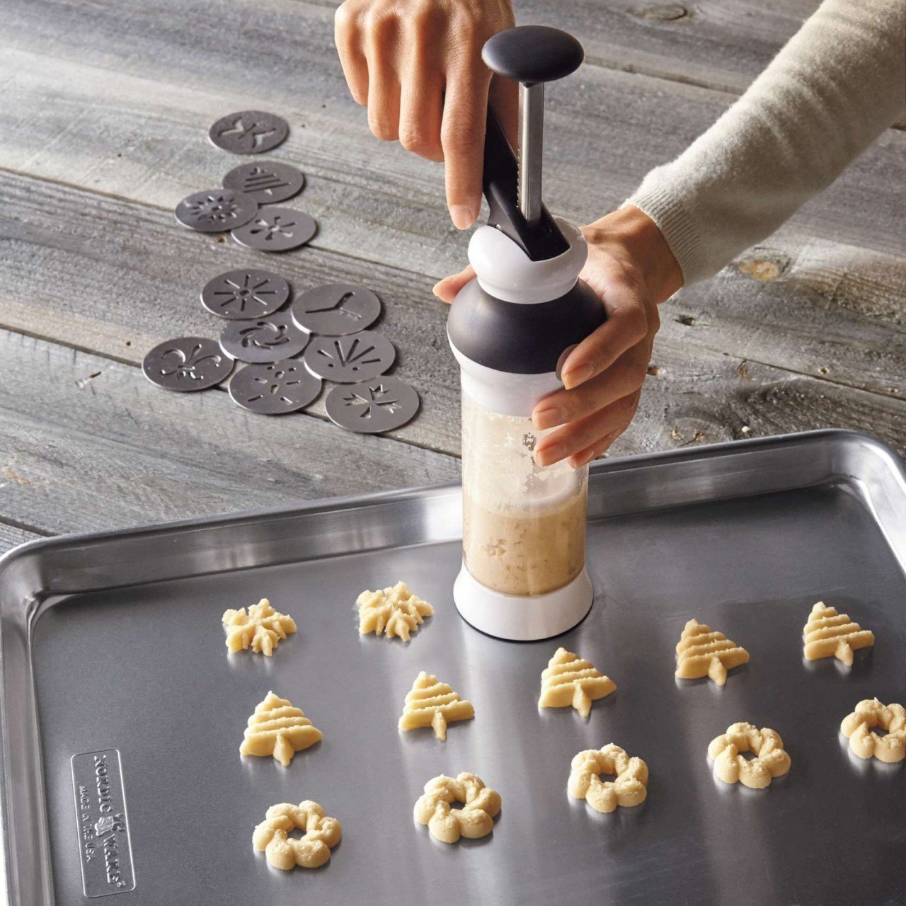 OXO's Cookie Press lets you mass-pump perfectly shaped cookie-treats -  Yanko Design