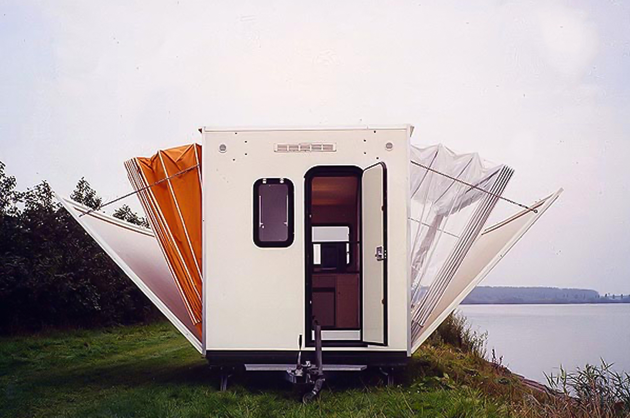 This vintage camper from 1985 is making a comeback with accordion extensions that triple its size!