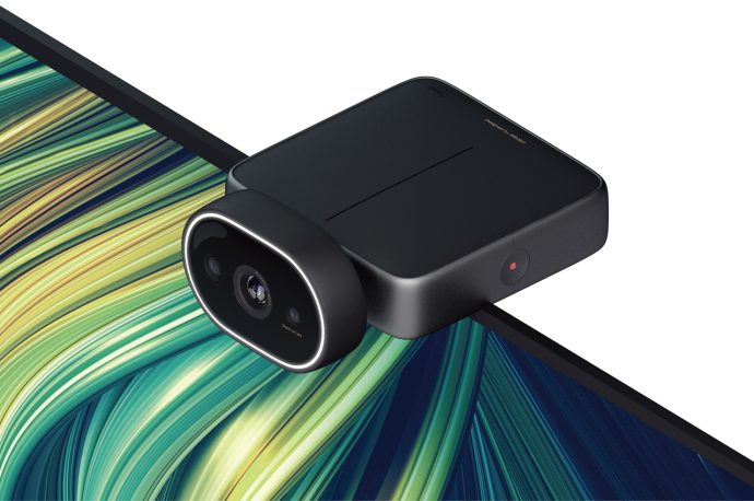 This all-in-one broadcast device is the wire-free mess content creators need