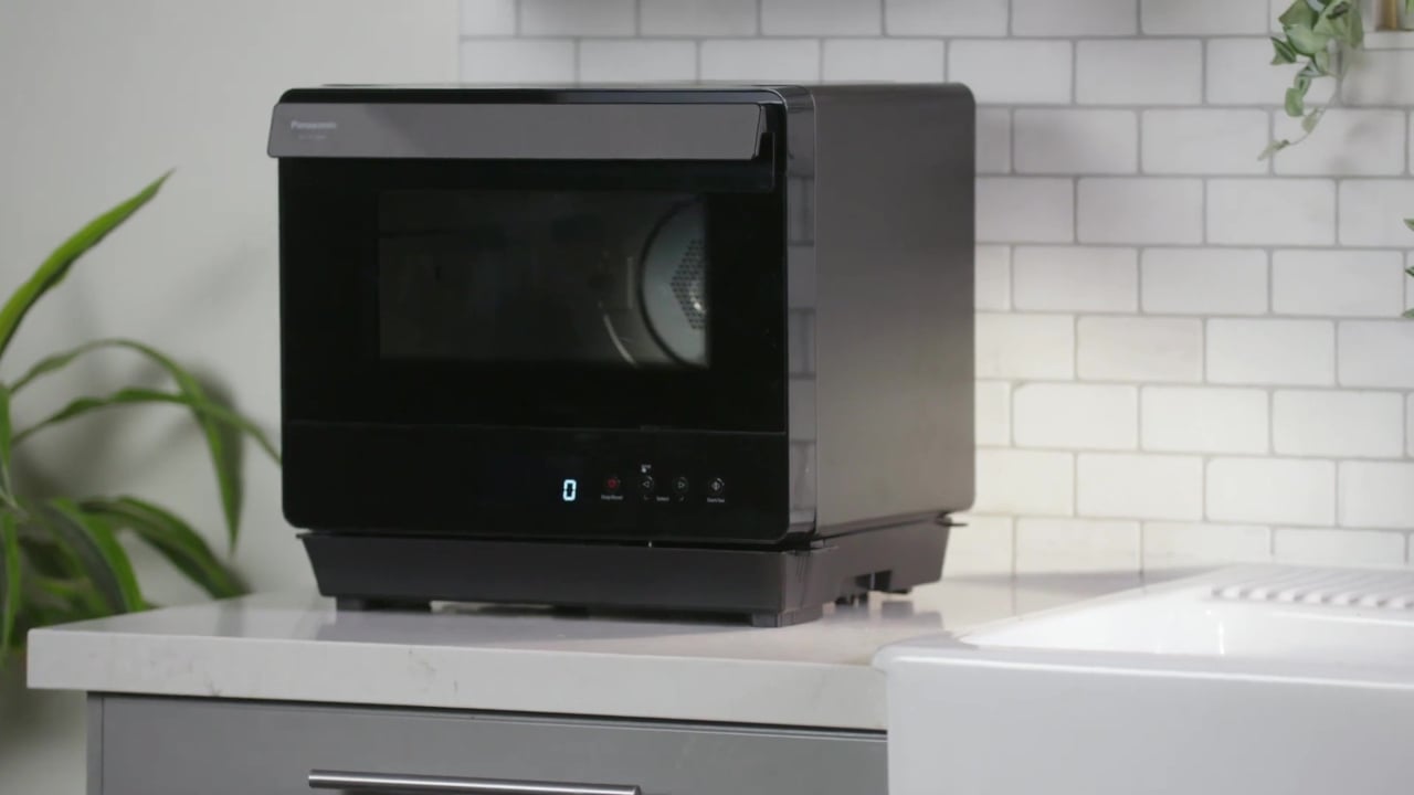 Panasonic Unveils World's First Countertop Induction Oven At International  Home & Housewares Show