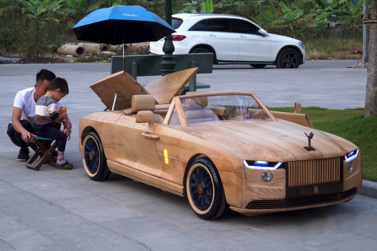 Father of the year' builds a stunning Rolls-Royce Boat Tail