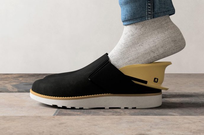 This shoe combines a shoehorn with a swivel mechanism to make putting on shoes easier for everyone