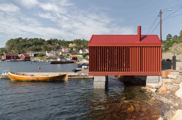 Modern design elements update this reinterpretation of a traditional Norwegian boathouse