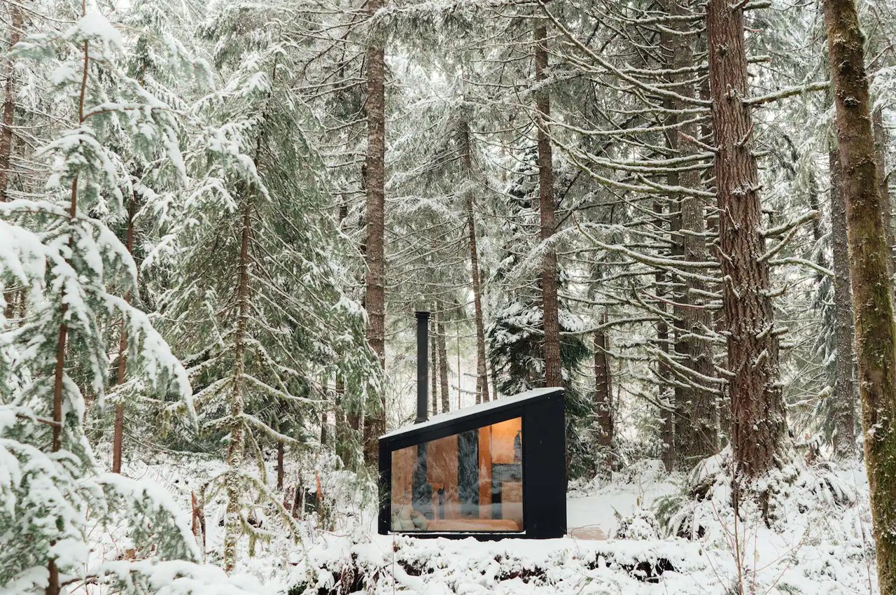 #A tiny cabin inspired by the Japanese concept of forest bathing is designed to immerse guests in nature