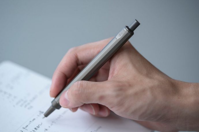 HMM Ballpoint Pen exudes confidence and stability in a fast-changing world