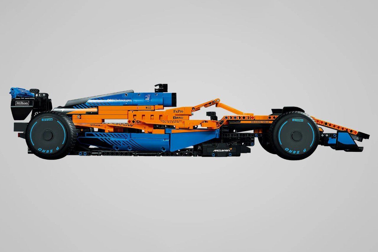 This LEGO replica of McLaren's 2022 F1 car is 1,432 pieces of pure