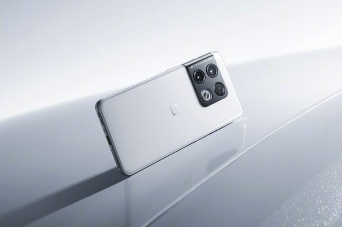 OnePlus 10 Pro brings back a rarely used color and material