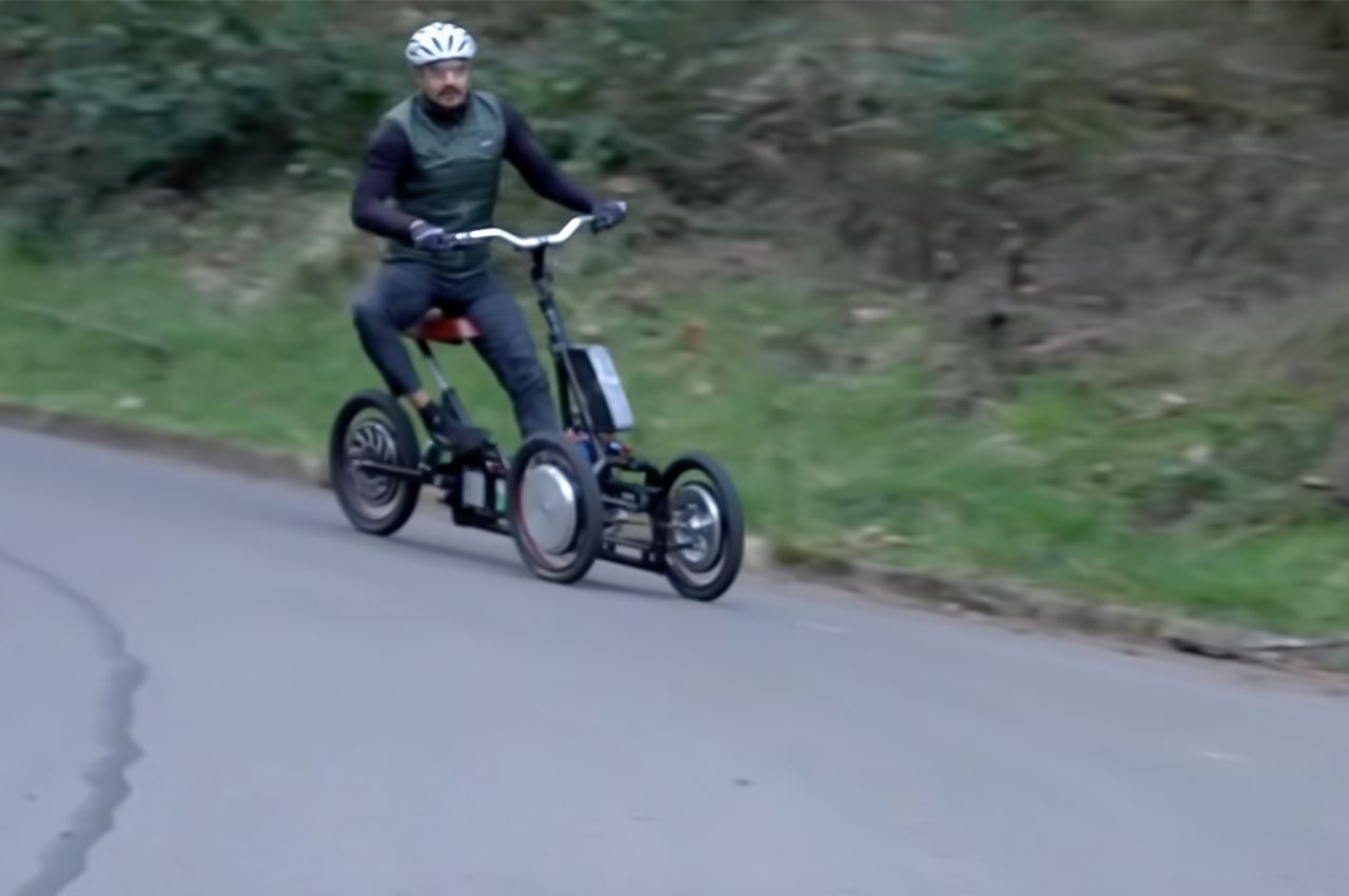 Tilting Scooters: The Auto Moto Has Three Wheels For Fun Eco Commutes