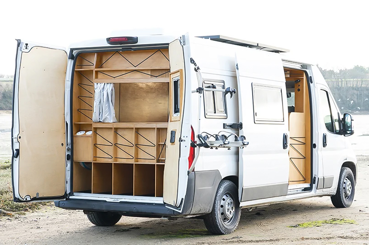 Mobile Office design using an old boxer van