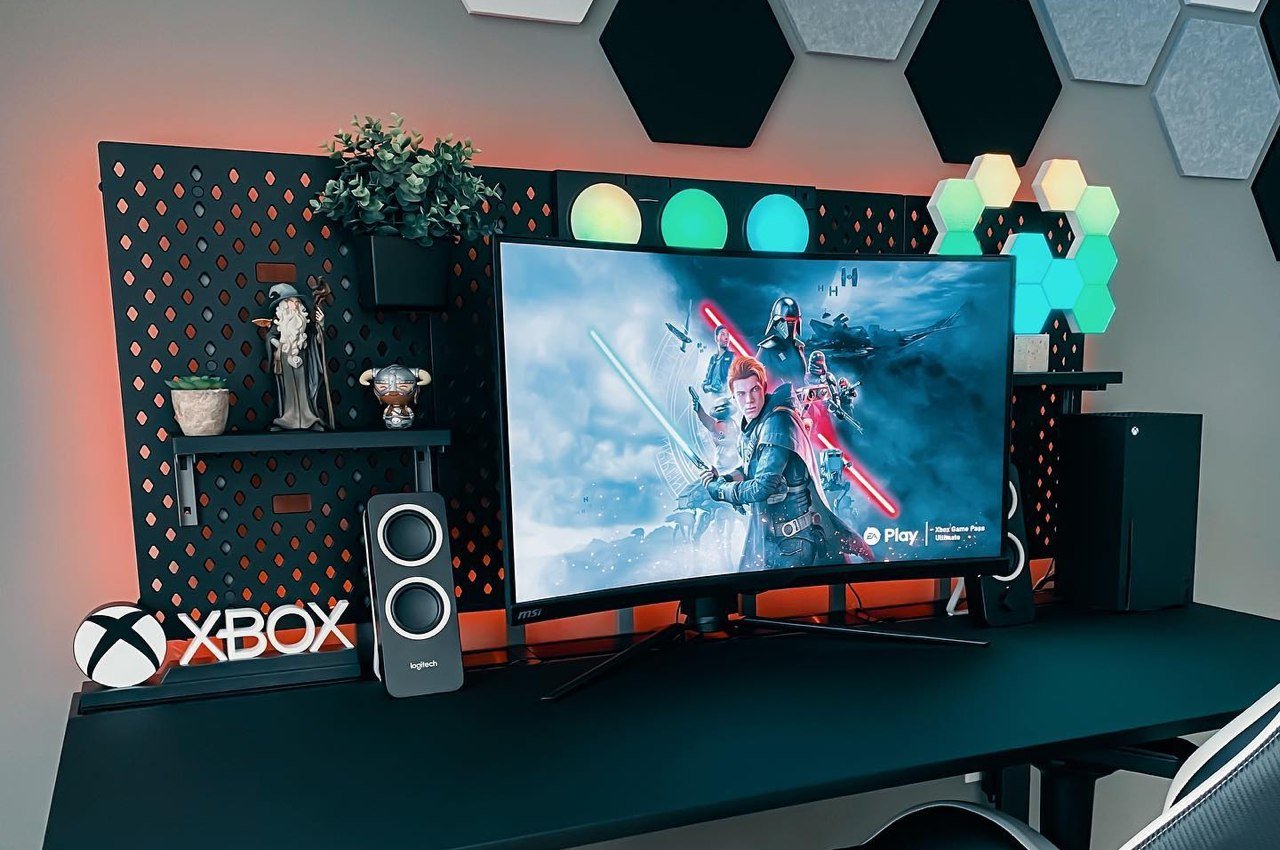 #Bifrost Gaming Desk lets you build your dream battle station