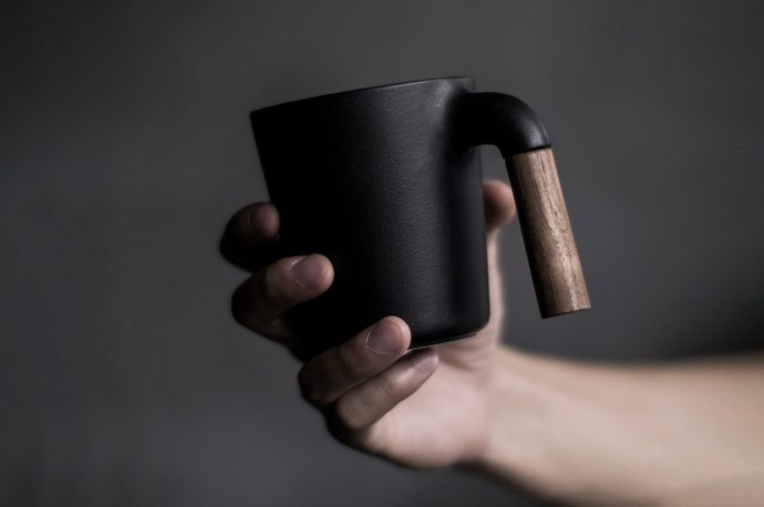 This mug has an earthbound design that gives your lips a taste of heaven