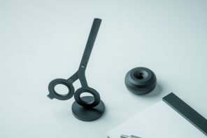 HMM Scissor’s 2-in-1 design cuts through conventions to stand proudly on your desk