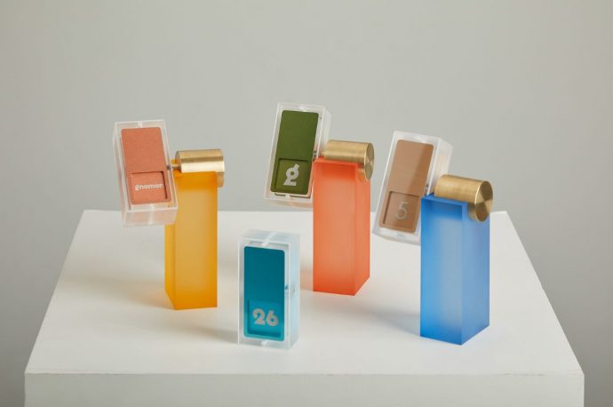 Perpetual flip calendar lets you mechanically turn over a new day