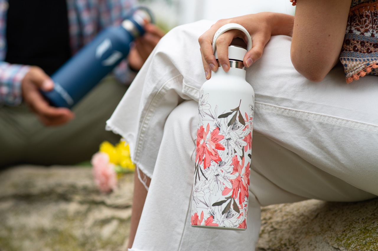 #Super Sparrow’s lightweight artistic thermoses let you carry your beverages around in style