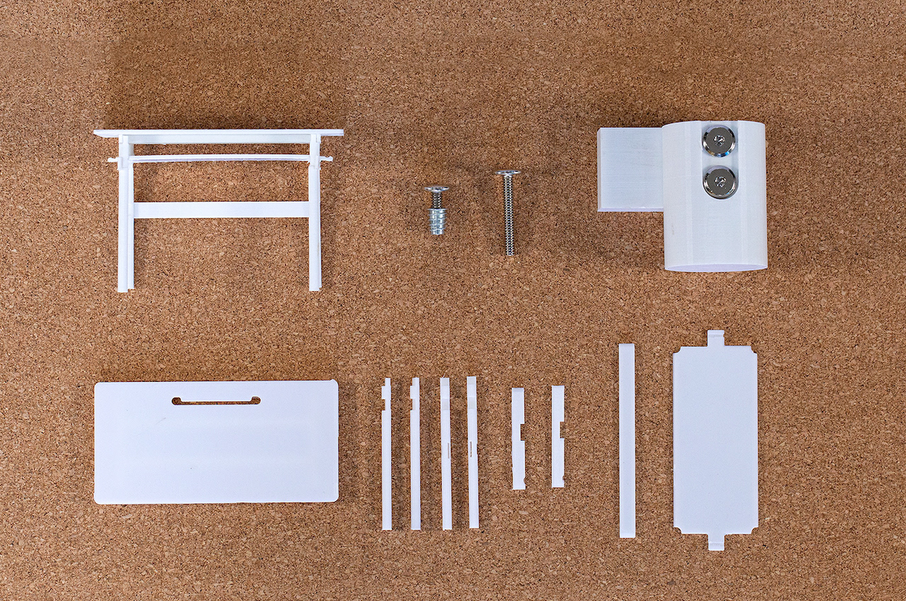 Eleven Desk Alberto Monteón