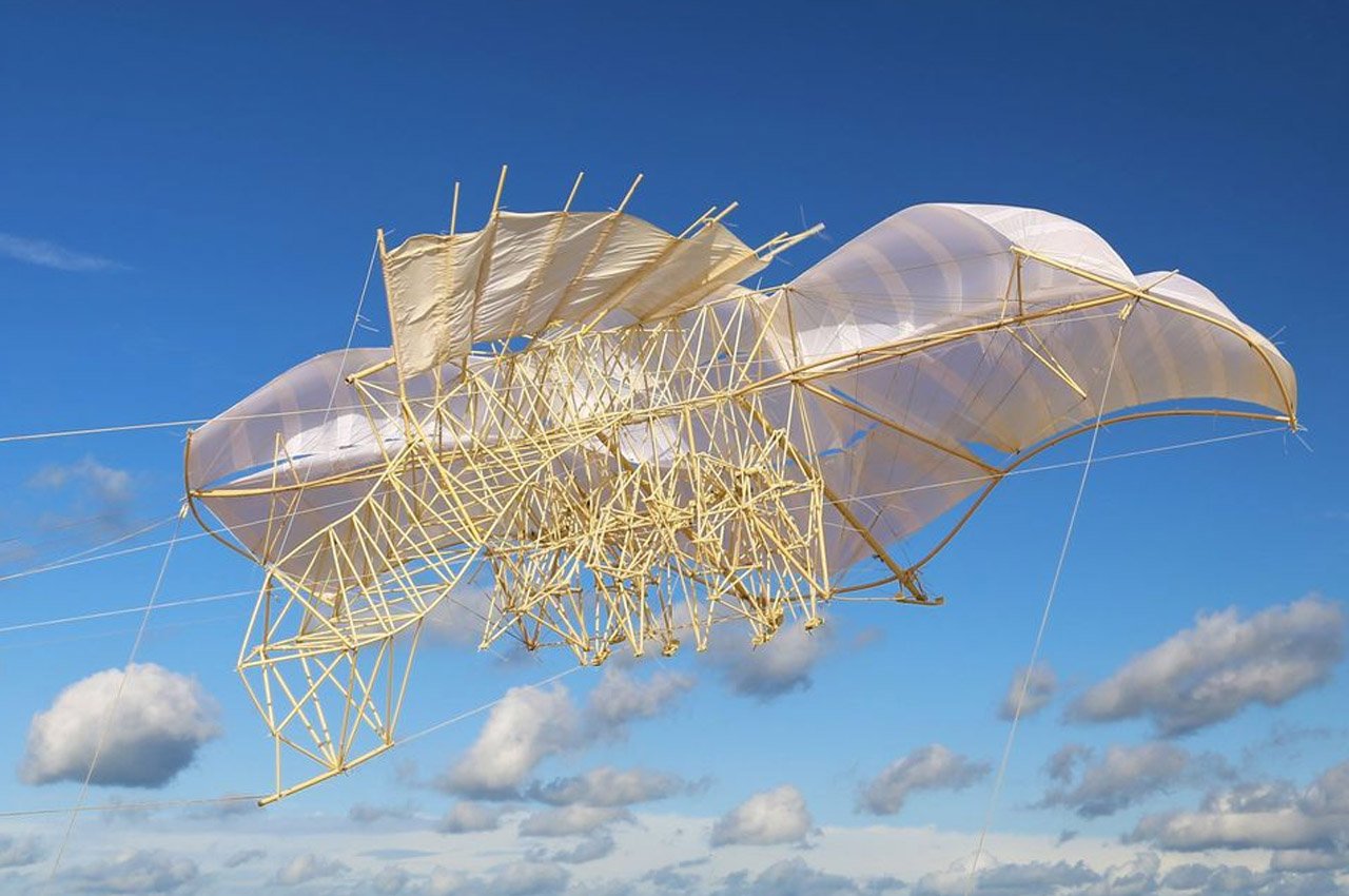 #The famous Strandbeests get wings to finally evolve into flying kinetic machines