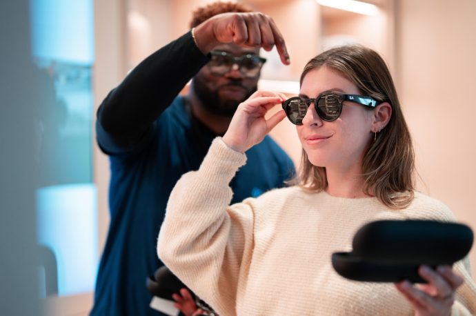 Meta Store RayBan-Stories Demo