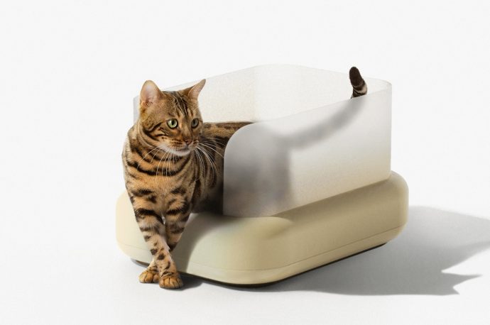 This minimalist litter box is designed to be inconspicuous to fit into any modern home