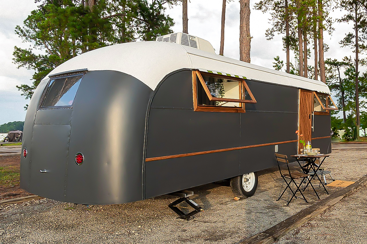 #This retro-inspired travel trailer with tastefully renovated interiors is embodiment of color and space utilization