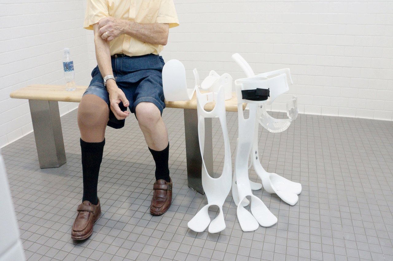 This modular prosthetic shower leg facilitates easy cleaning of
