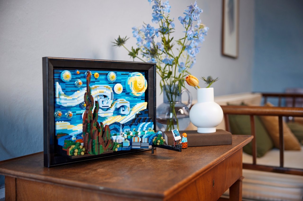 This New Lego Set Is Inspired by Vincent van Gogh's Famous 'The Starry  Night' Painting