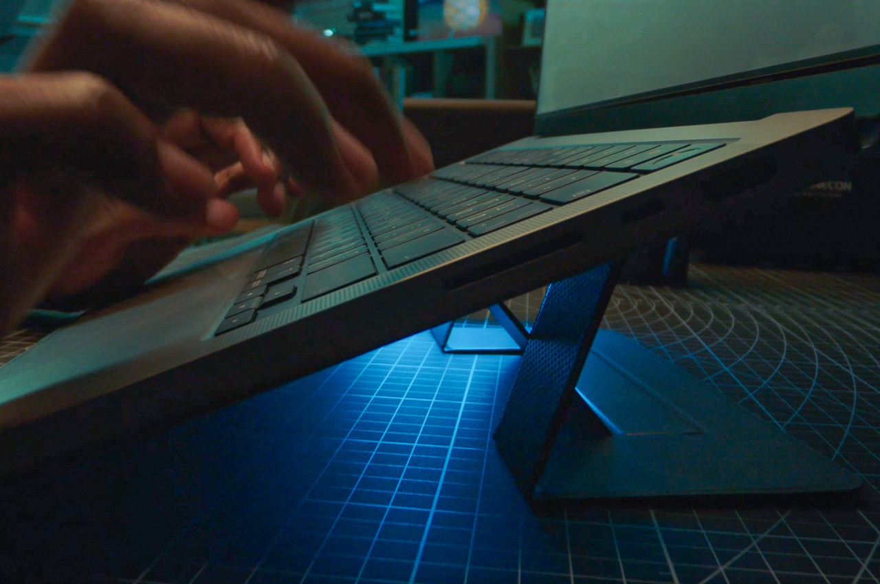 #Sleek ‘invisible’ laptop stand is made from graphene and can cool down your machine by 16%