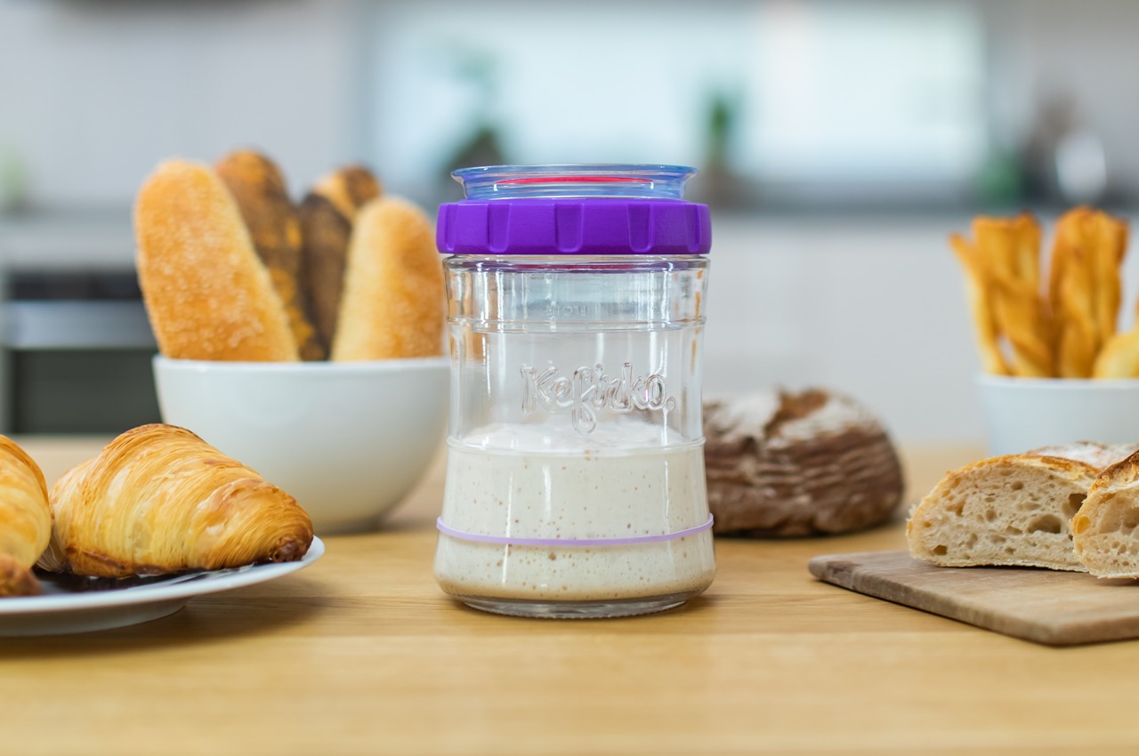 #This handy jar lets you easily measure, make, and store your very own sourdough starter