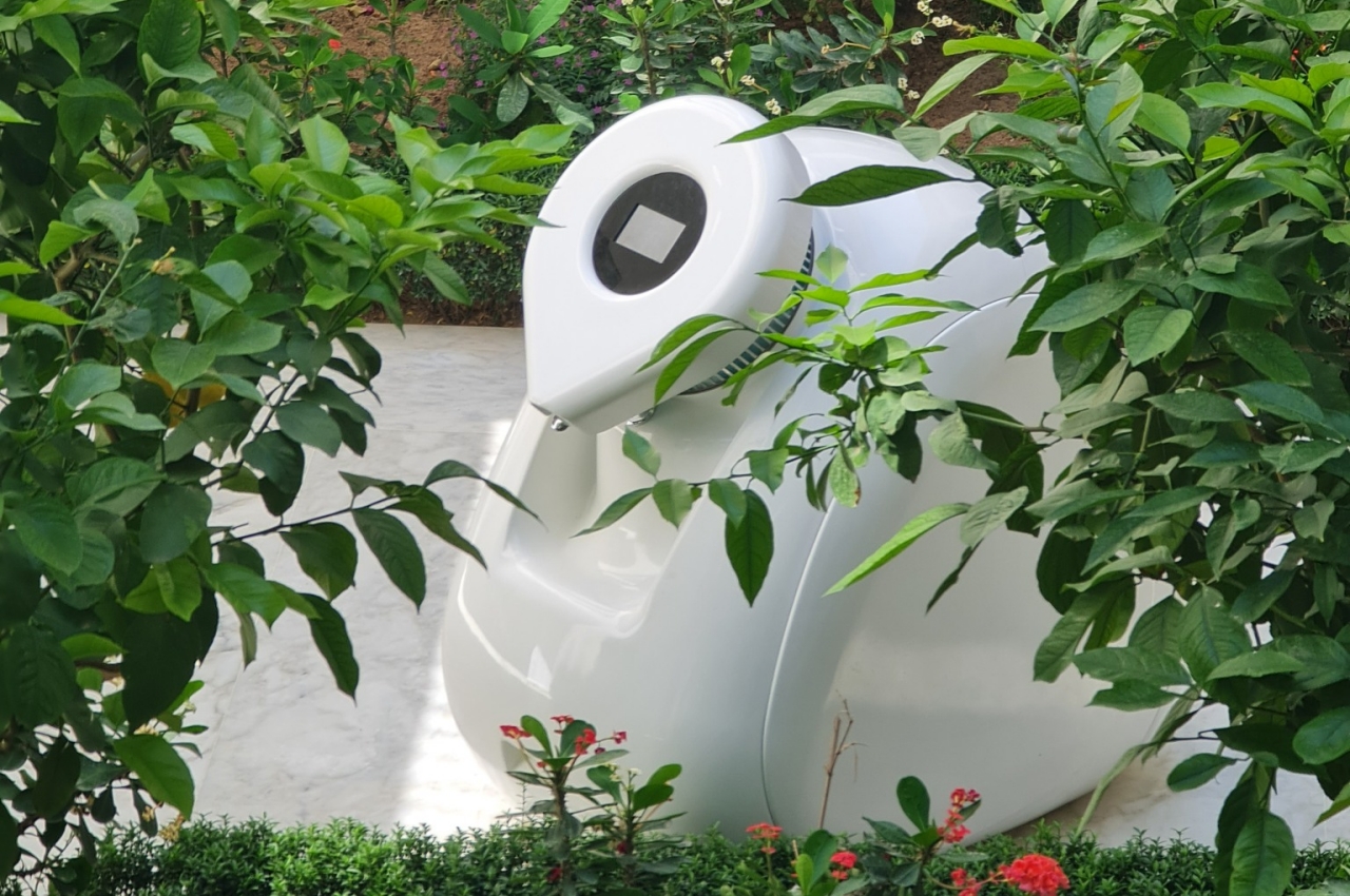 #Converting humidity into drinking water is perfect for a machine that looks like a WALL-E robot