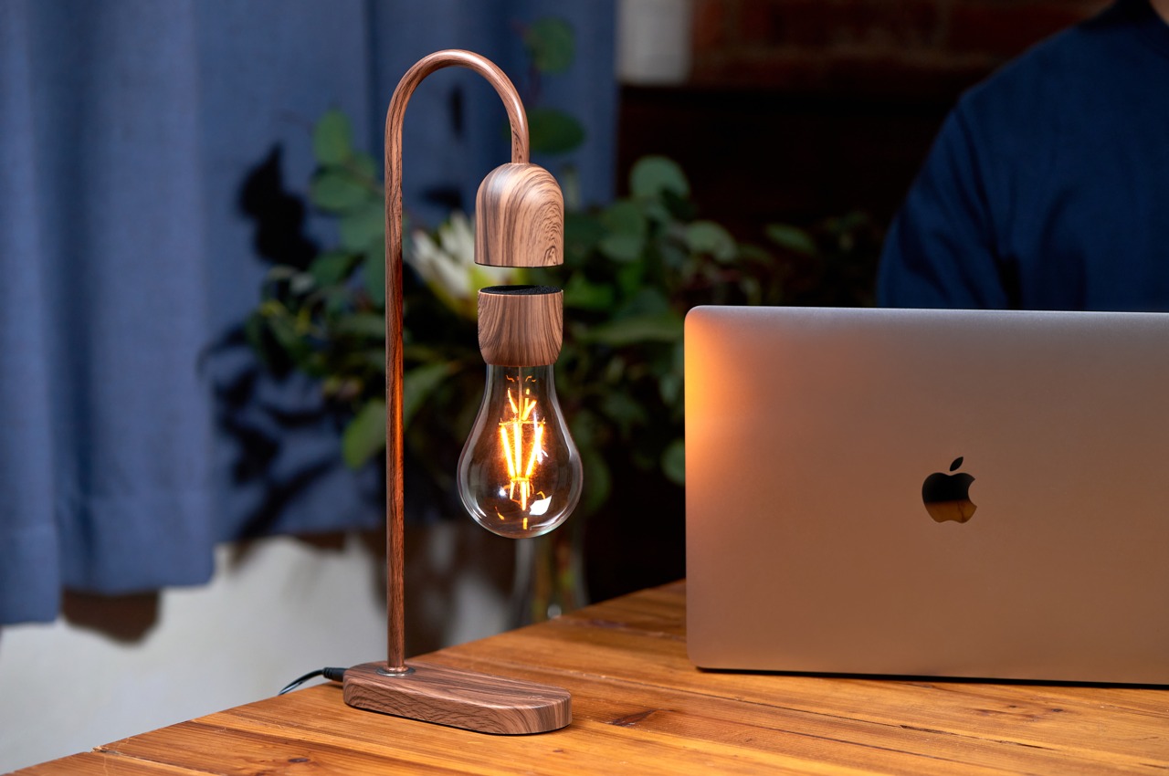 #This levitating lightbulb lamp quite literally ‘uplifts’ your room’s decor!