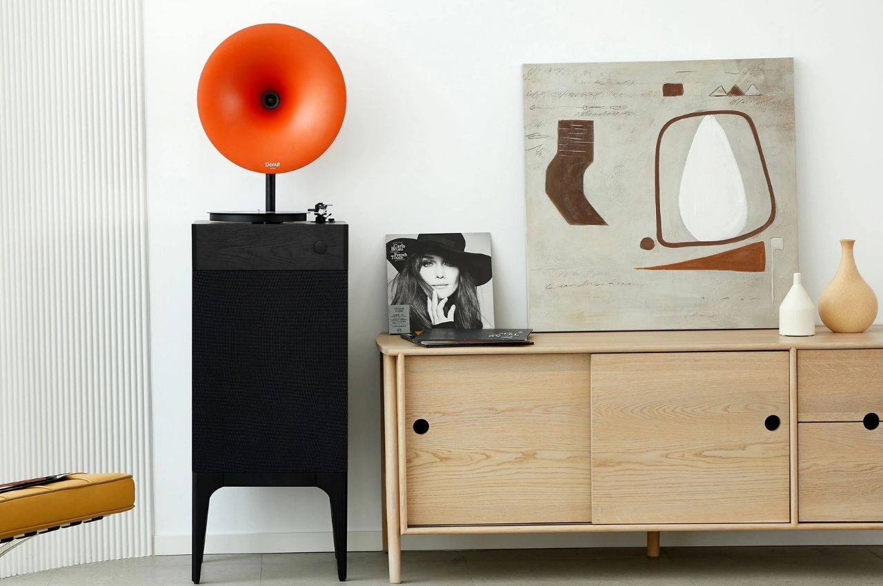 #Old-time gramophone meets minimalist, modern design in stunning turntable