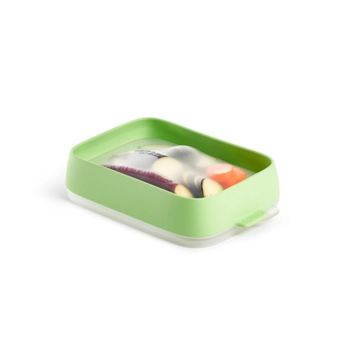 Reusable Seal Tray helps keep veggies fresh and reduce single-use plastic