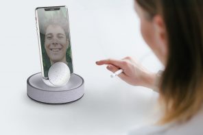 Rimo phone holder uses hand gestures to move your view around