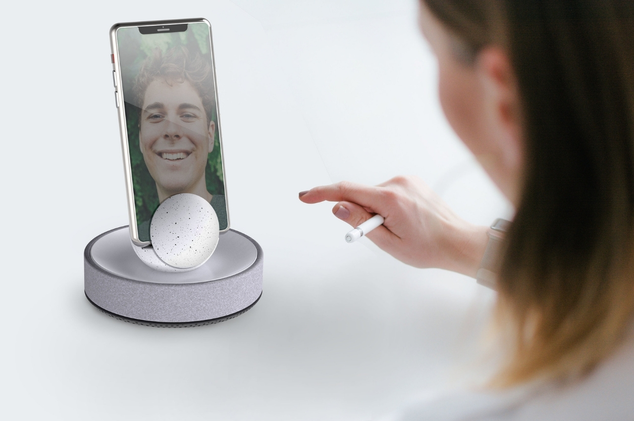#Rimo phone holder uses hand gestures to move your view around