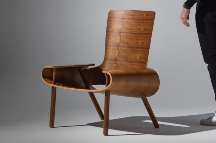 Skrolla is a striking lounge chair that curves and bends to offer a comfortable seat