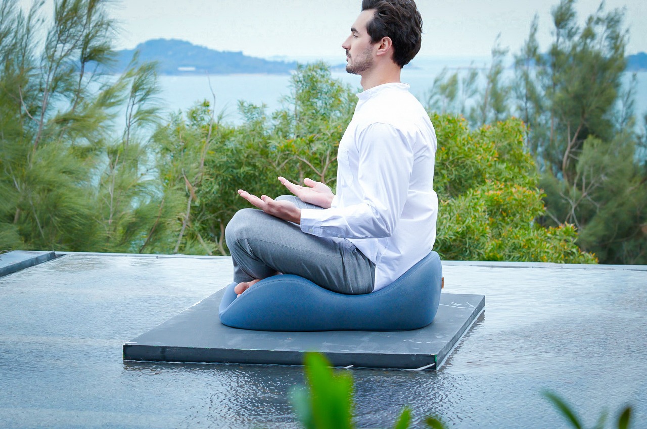 The world’s first Yoga-friendly cushion ensures you have