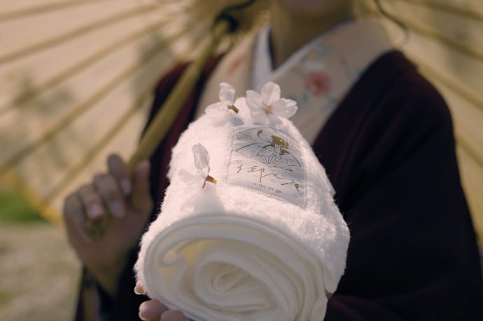 These high-quality towels bring the Japanese design spirit to your bath and home