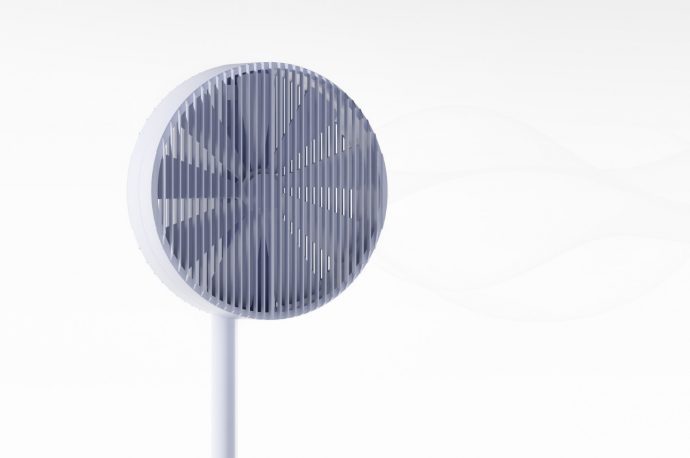 Electric fan with aircon-like cover keeps dust and dirt away