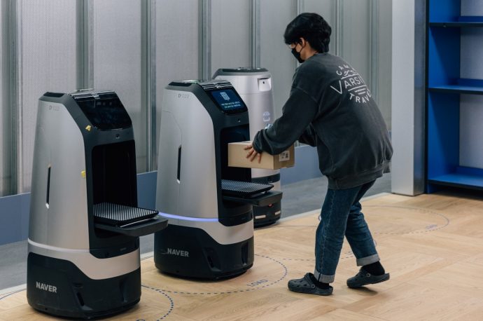 Naver 1784 demonstrates how robots can change the workplace landscape