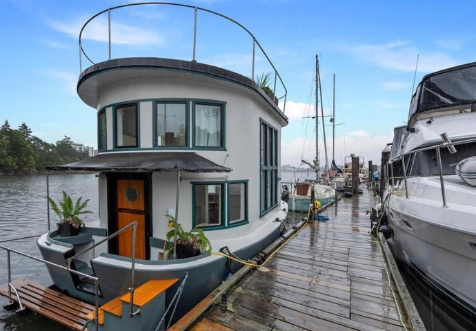 This tiny floating home is a restored boat originally built for the Expo’86 in Canada