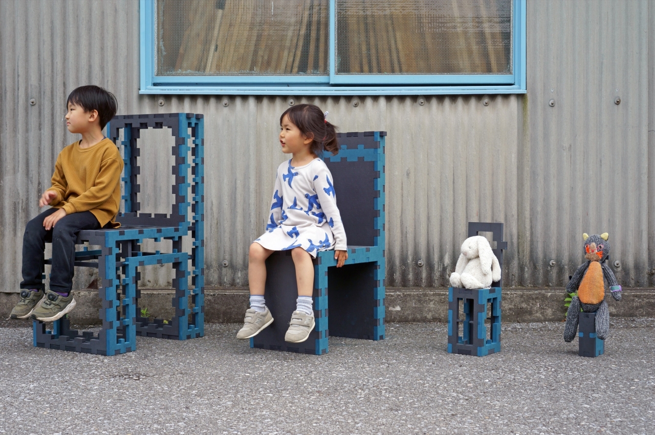 #TWINS-MDF is a chair set that fit into each other like a Matryoshka puzzle