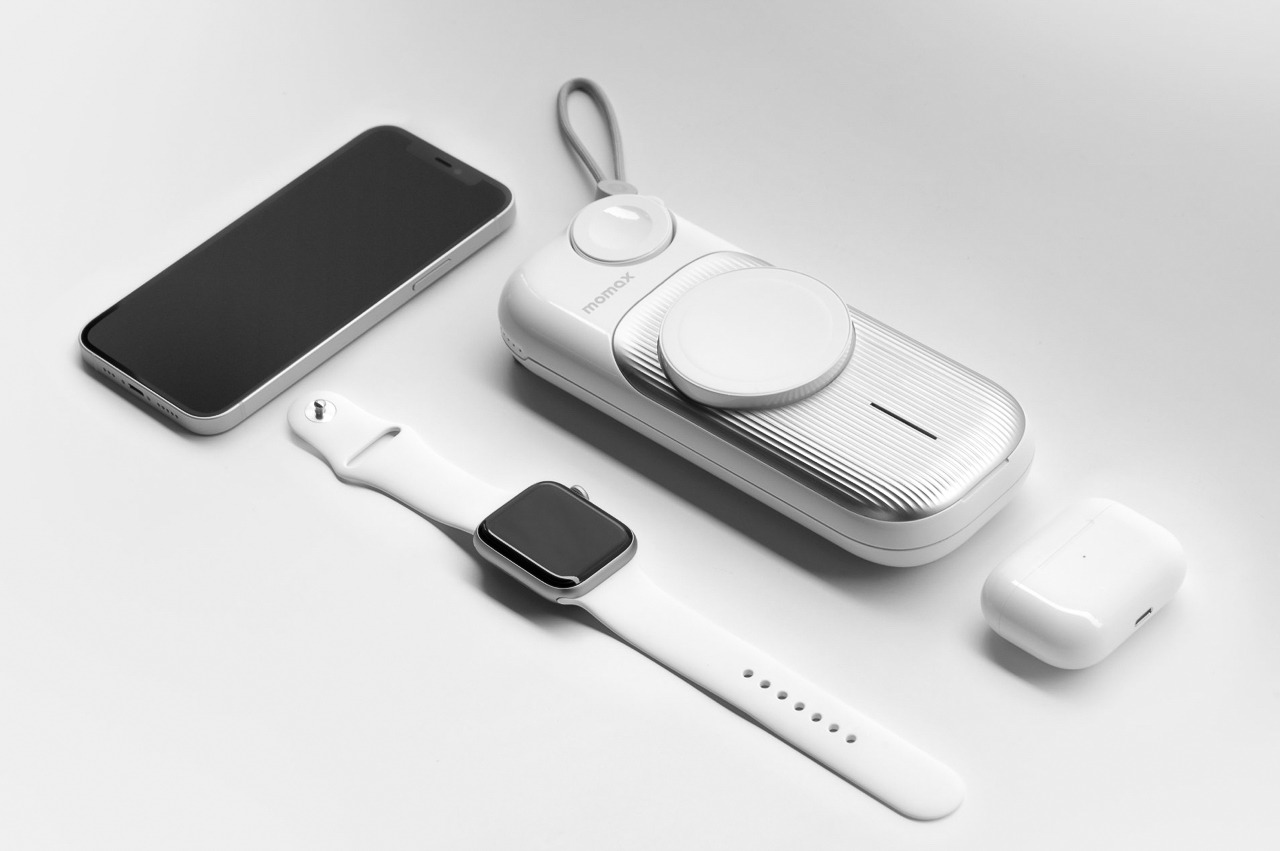 #This MagSafe power bank can charge an iPhone, Apple Watch, and AirPods all at once