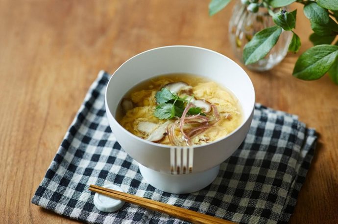 Electric bowl and spoon gives you salty taste without any salt