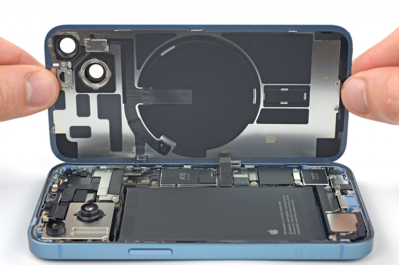 El iPhone 14 es el más reparable desde el iPhone 7: el desmontaje revela grandes detalles