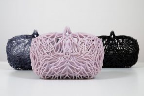 These 3D printed clutch bags inspired by kelp look like treasures born of the sea