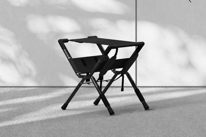 This camping chair doubles as a carrying tool inspired by a traditional Korean jigae