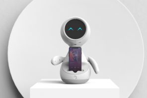 This cute robot is the perfect dock for your faithful smartphone companion