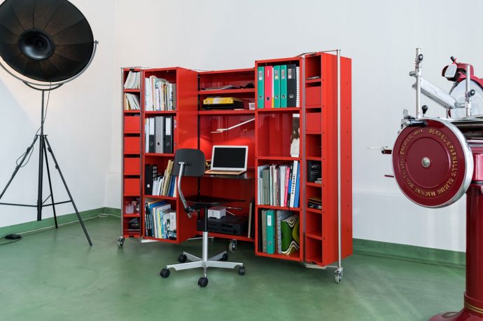 This gigantic bi-level toolbox is actually a workstation in disguise