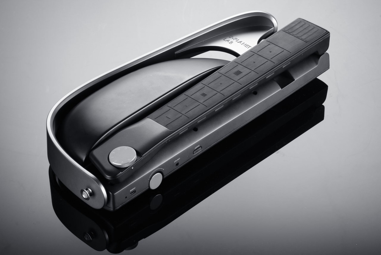 Award-winning Smart Guitar comes with a foldable design and a beginner-friendly interface - Yanko Design