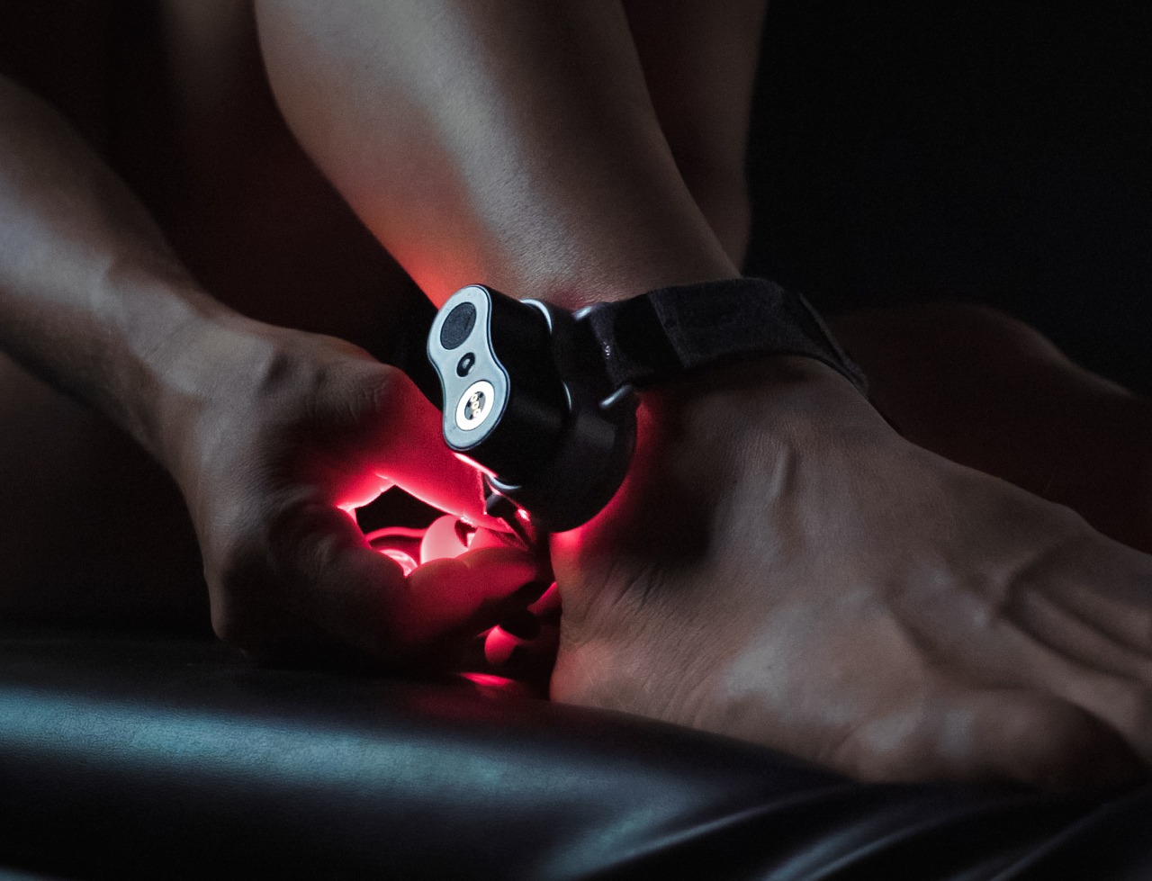 Reduce and heal chronic joint pain with the world’s first wearable ‘pain-killer’